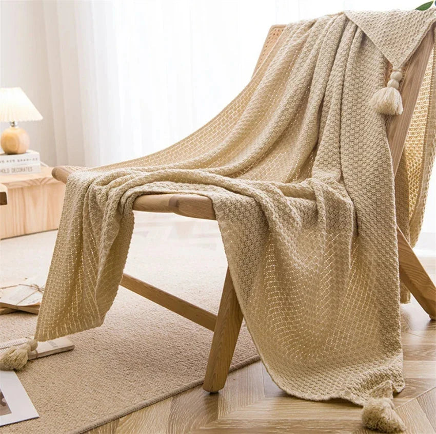 Minimalist Bamboo Knit Throw Blanket with Tassels