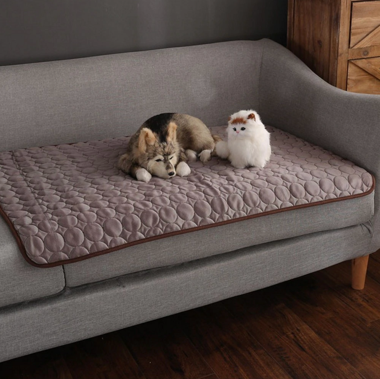 Minimalist Quilted Cooling Mat with Non-Slip Backing